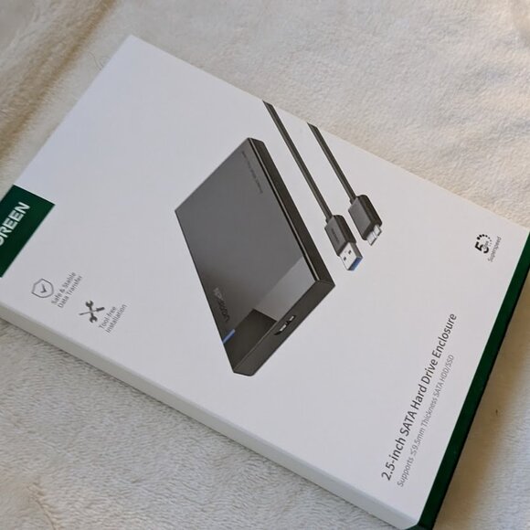 UGREEN 50743 HDD Case 2.5Inch SATA III Hard Drive - Picture 2 of 8